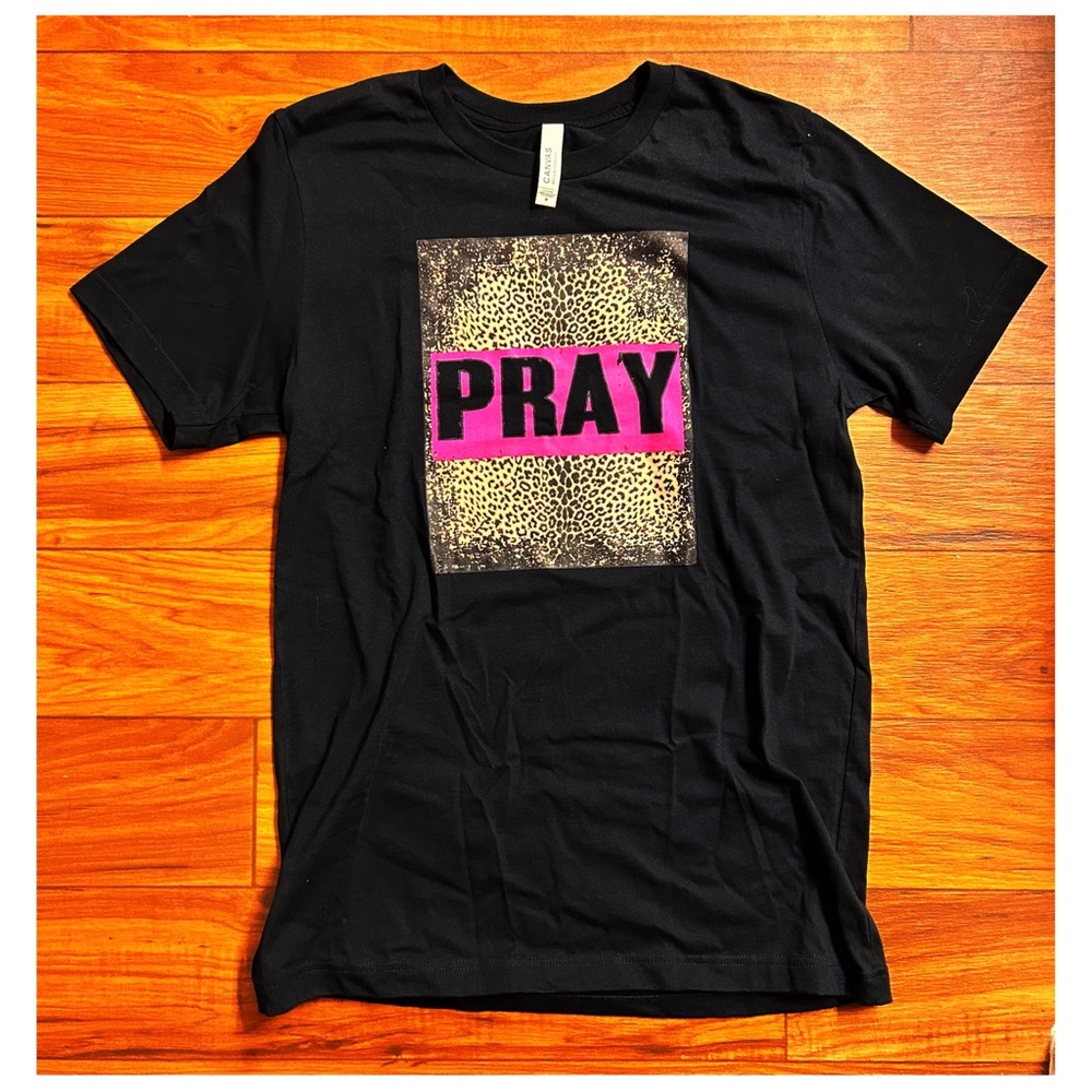 Graphic Tee, size M, NEW WITH TAGS